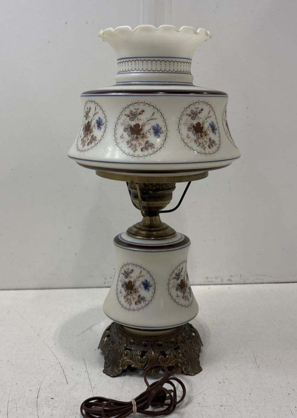 Quoizel Vintage 3-Way Milk Glass Blue Floral Hurricane Table Lamp 1977